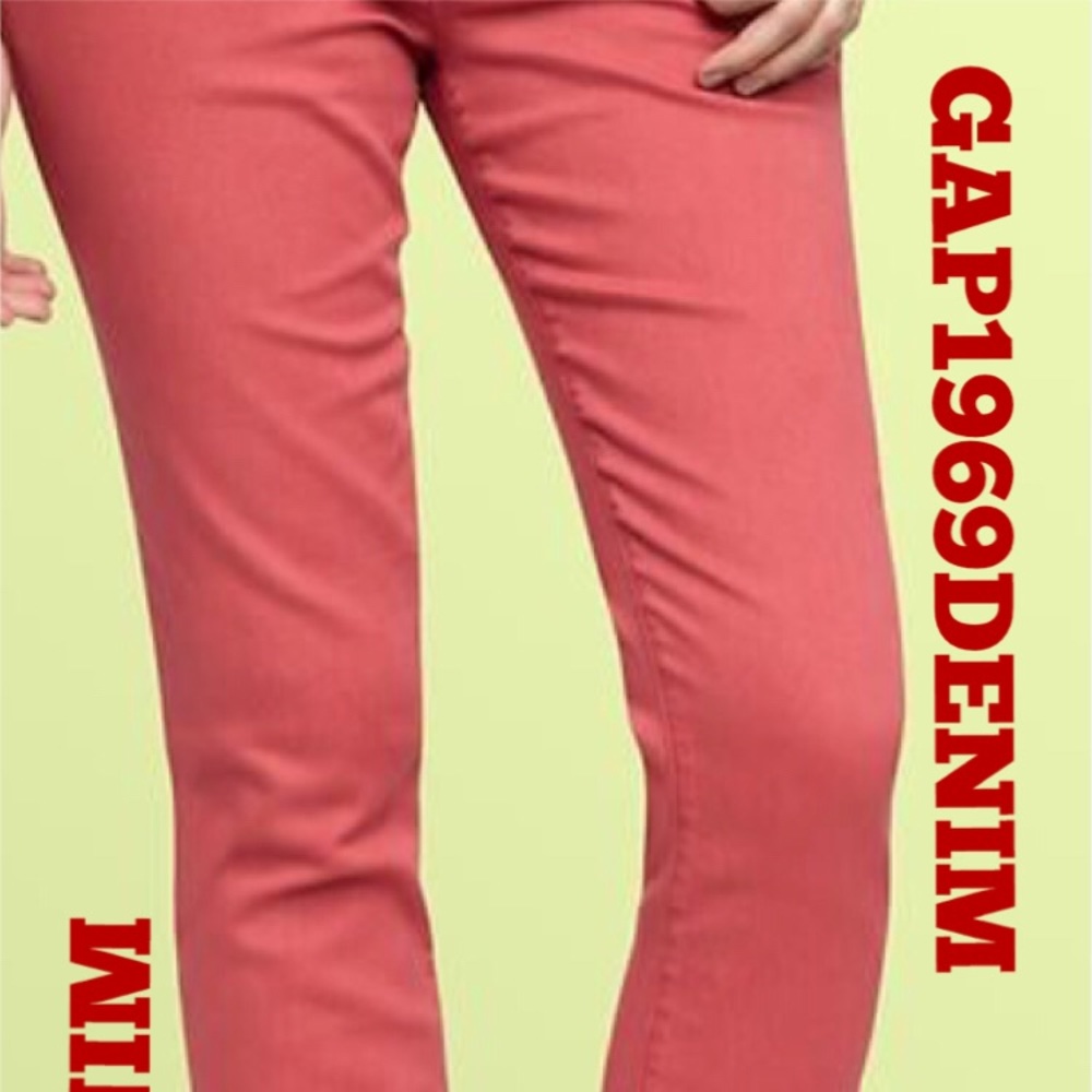 🙀Gasp! Price Drop!🙀 GAP Burnout Red Skinny Jeans